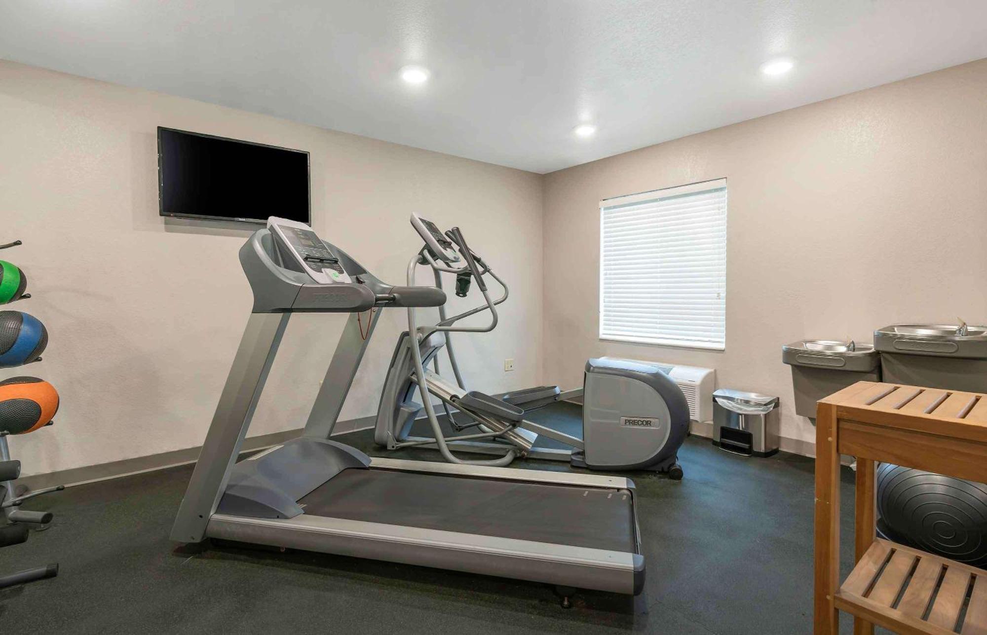 Extended Stay America Select Suites - Louisville - Airport Exterior foto